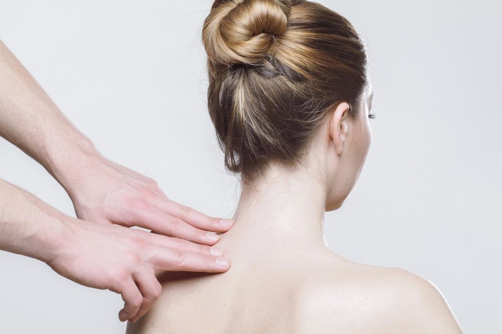 Ontspannende behandeling in massagesalon Berkel en Rodenrijs met rustige sfeer en professionele therapeut
