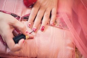 Home Nagelstyliste in Hellevoetsluis presenteert professionele nagelverzorging met gelnagels en nail art designs